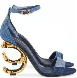Sandals Donne Scarpe da donna Red Heels Slides Womens Luxurys Designers Scarpe Pompe in pelle autentica Scarpe da sposa con polvere di scatola 35-42