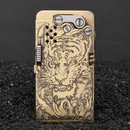 Handmade Brass Dragon Tongue Finely Carved Deepened Carving Insurance Ejection Retro Kerosene Lighter Mens Cigarette Accessories 5DUT