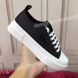 New top Luxury 23S/S Calfskin Man Casual Shoe White Black Leather Trainers Brands Comfort Outdoor Trainers Women's Casual Walking 35-45 hc210803