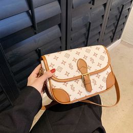 Shop-designed Bags Are Sold Cheaply 2023 Flower Printed Pu Trendy and Daily Shoulder Bag Crossbody Metal Buckle New Women's