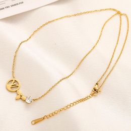 Designer Brand Letter Four Leaf Clover Flower Chokers Necklaces Luxury Stainless Steel 18K Gold Silver Plated Necklace Fashion Women Jewelry Party Gift