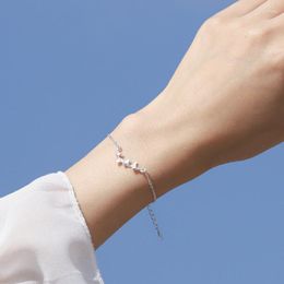 Link Bracelets Fashion Simple INS Apricot Leaf Pendant Niche Design Sense Personality Geometric Street S Ladies Temperament Bracelet