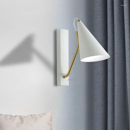 Wall Lamps Modern LED Lamp Creative Bedside Minimalist Living Room Decoration Sconces Light Fixtures Kitchen Accessories