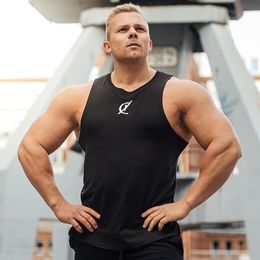 Men's Tank Tops Man Stringer Tank Top Bodybuilding Workout Shirts Vest Men Sleeveless Shirt Casual Sportswear Mens Crop Top 230710