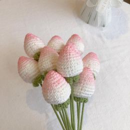 Decorative Flowers Crochet Strawberry Flower Handwoven Bouquets Ornaments Art Crafts For Festival Holiday Year Party Decoration