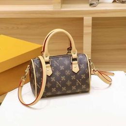 Shop-designed Bags Are Sold Cheaply 2023 New Pillow Bag Single Shoulder Cylinder Netizen Popular Versatile Straddle Small Dign Handbag