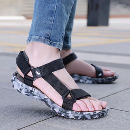 Männer 515 Sandalen Sommer Nicht-Schlupf-Mode im Freien 2 Leichte Strandschuhe Gladiator Sandalien für männliche Freizeitsportarten