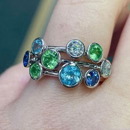 Huitan Vintage Round Cubic Zirconia Design Rings for Women Green/Blue/White CZ Female Finger-ring Retro Party Jewelry Drop Ship