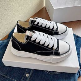 Sapatos de lona Maison Mihara Yasuhiro Baixo Corte Masculino Feminino Versátil Dissolvido Verão Novo Mmy Preto Branco