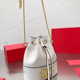 Valentines VT V-buckle Bags Lady Bag Tote Purse Designer Small Standard Bucket High Ins Chain 2023 Basket Evening Crossbody Shoulder Handbags Totes Kobm