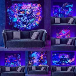 Tapestries UV Fluorescent Tapestry Mushroom Interior Decoration Aesthetic Tapestry Background Decoration Ornament R230710