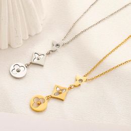 Designer Luxury 18K Gold Plated Silver Pendant Necklaces High Quality Stainless Steel Letter Flower Necklace Links Chains Fashion Lovers Christmas Jewelry