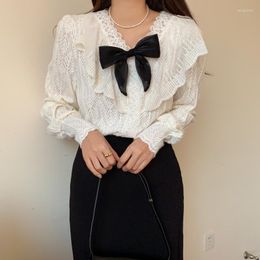 Women's Blouses Alien Kitty Sweet Soft Lace Crochet V-neck Collar Bowknot Shirt Femme Blusas 2023 Korean Style Loose Women Tops