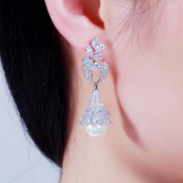 Dangle Earrings Pera Exquisite Long Leaf Pearl Drop Chandelier With Clean White CZ Crystal Paving For Elegant Women Jewelry E457