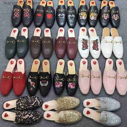 Slippers 2023 Designer Princetown Slippers Genuine Leather Mules Women Loafers Metal Chain Comfortable Casual Shoe Lace Velvet Slipper T230710