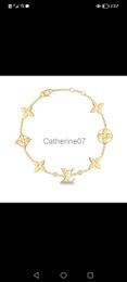 Bangle Luxury bracelets designer for women chain bracelet designer elegant gold and silver Bracelet fashion womens letter pendant clover wedding speci J230710