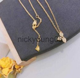 Pendant Necklaces Classic Fashion Women Luxury Designer Necklace Choker Chain 18K Gold Plated Crystal Stainless Steel Letter Pendants Necklaces Jewelry Accessor