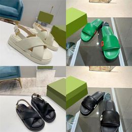 New Netflix Bread Slippers Woman Flat Bottom Thick Bottom Leisure Sandals Designer Sandals One Sandal Cross Strap Sandals Pure Colour Ladies Daily with box