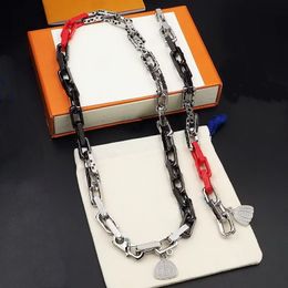 Europe America Fashion Necklace Bracelet Men Women Silver Black Red Metal Engraved V + YK Letter Flower Pattern Thick Chain Jewelry Sets M0976M M01087