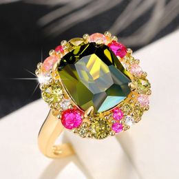 Huitan Elegant Big Green Cubic Zirconia Rings for Women Wedding Engagement Party New Luxury Lady's Accessories Fashion Jewellery