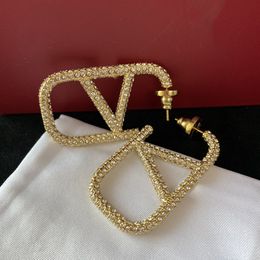 Moda Tasarımcı 18K Altın Pırlanta Küpe Kadınlar Stud Lüks Altın Kalp Şekli İnci Kristal Altın Çift V Mektup 925S Gümüş Takı Klasik