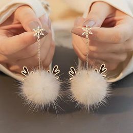 Stud Autumn Fashion Long Mink Fur Fluffy Hairball Dangle Earrings For Women Girls Party Jewellery Crystal Snowflake Drop Earring 230710