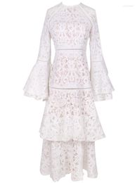 Casual Dresses Eshin 2023 Summer White Lace Hollow Out Dress Flare Sleeve Loose With Lined Elegant Super Long Holiday Women TH2768