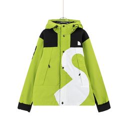 giacca moda giacca firmata mens outdoor con cappuccio abbigliamento da alpinismo uomo donna abbigliamento sportivo antivento impermeabile caldo allentato attrezzature casual uomo cappotti