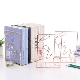 Decorative Objects Figurines 2PcsPair Creative Love Shaped Metal Bookends Desk Storage Holder Shelf Book Organizer Stand 230710