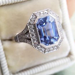 Huitan Special-interested Blue Cubic Zirconia Women Rings Sparkling Wedding Anniversary Party Accessories Fashion Luxury Jewellery