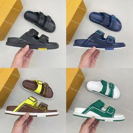 Designer Sandals Men Slippers Trainer Mule Slides Summer Outdoor Fashion Sandal Buckle Metallic Leather Slipper Beach Shoe With Box