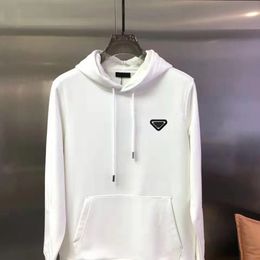 Tasarımcı Hoodie ve Kadınlar S boyutu XXL XXXL T Shirt Pamuk Kazak Yuvarlak Boyun Mektup Üçgen Kapşonlu Sokak Giysileri Sweatshirt Aşağı