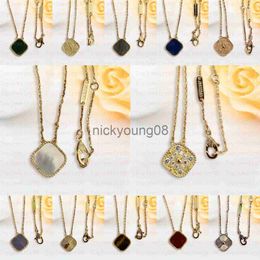 Pendant Necklaces Classic Fashion Pendant Necklaces for women Elegant 4Four Leaf Clover locket Necklace Highly Quality Choker chains Designer Jewellery 18K Plated g