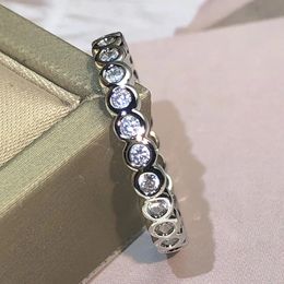 Huitan Silver Color Women Thin Rings with Round CZ Stone Simple Exquisite Girl Finger-rings Daily Wear Fashion Versatile Jewelry