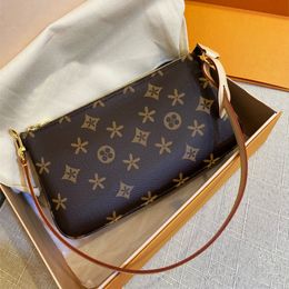 Yeni Stil M58009 M40712 MINI POCHETTE Omuz Çantaları Debriyaj Çantası Kadın Erkekler Aksesuarlar Tote Crossbody Hobo Tasarımcı Çanta Küçük Çantalar Zarf fermuar Çanta Zinciri