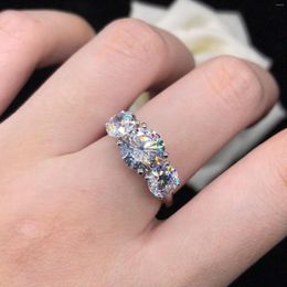 Cluster Rings 3.6Ct Three Stones Round 8.0mm 6.0mmX2 D Color VVS1 Clarity Moissanite Engagement Ring For WomenLuxury AU585 14K White Gold
