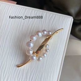 Hot selling temperament bell orchid brooch natural gradient size pearl brooch suitable for men and women's pearl Jewellery