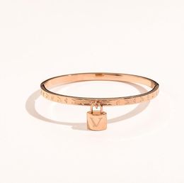 Brand Letter Classic Bracelets Chain Women Bangle Rose Gold Plated Stainless Steel Lovers Gift Wristband Cuff Designer Jewellery
