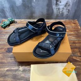 Sandals Designer Men Classic Sandal Slippers Summer Fashion Mules Shoes Outsole Leather Waterproof Table Sandal Size 38-45