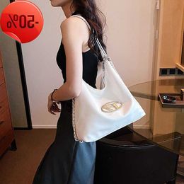 Stylish Shoulder Bag for Women Minimalist and Fashionable Chain Bag Backpack 2023 New High Quality Fashion Style Large Capacity Underarm evening clutches
