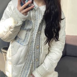 Autumn and winter women's short small fragrant wind down coat, splicing Colour fashion and trend, loose version, down filling comfortable and warm.