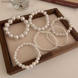 Vintage Baroque Style Pearl Bracelets Chic Multisize Pearl Beaded Bracelets Elastic Adjustable Pearl Hand Chain L230704