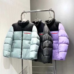Autumn and winter splicing four-color loose collar down jacket, quilting process does not run cashmere, men and women of the same style, simple and fashionable version.