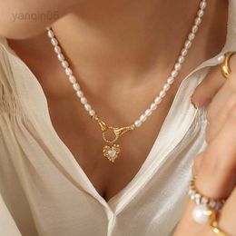 Pendant Necklaces Amaiyllis 18K Gold Fashion Baroque Natural Freshwater Pearl Chain Holding Peach Heart Glass Colorful Beads Pendant Necklace HKD230712