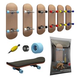 Novelty Games 1pcs Finger SkateBoard Wooden Fingerboard Toy Professional Stents Fingers Skate Set Novelty Children Christmas Toy Gift 230712