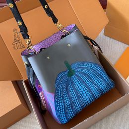 Fashion Shoulder Bag Printing Handbags Drawstring Bucket Bag Gold Metal Accessories Removable Snap Fastener Adjustable Long Shoulder Strap Cross Body Purse