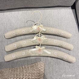 Hangers Racks 3pcs 41cm European Styles Natural Linen Retro Sponge Silk Satin Shirt Cloth Clothes Blouse Hangers Clothes Hanger for Adult 230711