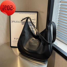 Stylish Shoulder Bag for Underarm Women's High Capacity 2023 New Korean Com-muter Versatile Fashion Shoulder evening clutches handbags designers