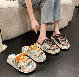 Fashion Design Summer Women Graffiti Slippers Platform Shoes Mules Flip Flops Street Sandals Clogs Flat Casual Shoes For Female for girls shoes 35-40