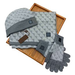 Conjuntos de chapéus de designer de moda, luvas, cachecóis, gorro masculino, outono, inverno, malha quente, clássico, luvas xadrez femininas, cachecol, bonés de caveira, conjunto de 3 peças